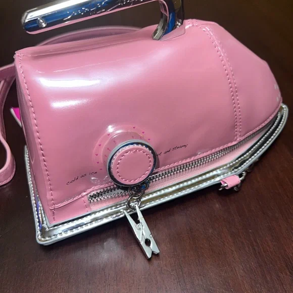 Betsey Johnson Kitch Iron bag NWT Pink Patent Crossbody Bag with Silver Chain - Picture 8 of 9